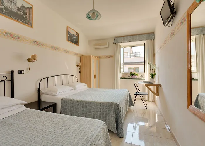Resi Hotel 2*